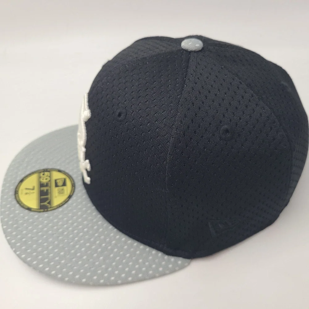 Chicago White Sox Hat Fitted 7 1/4 New Era 59Fifty Black Gray 2005 World Series
